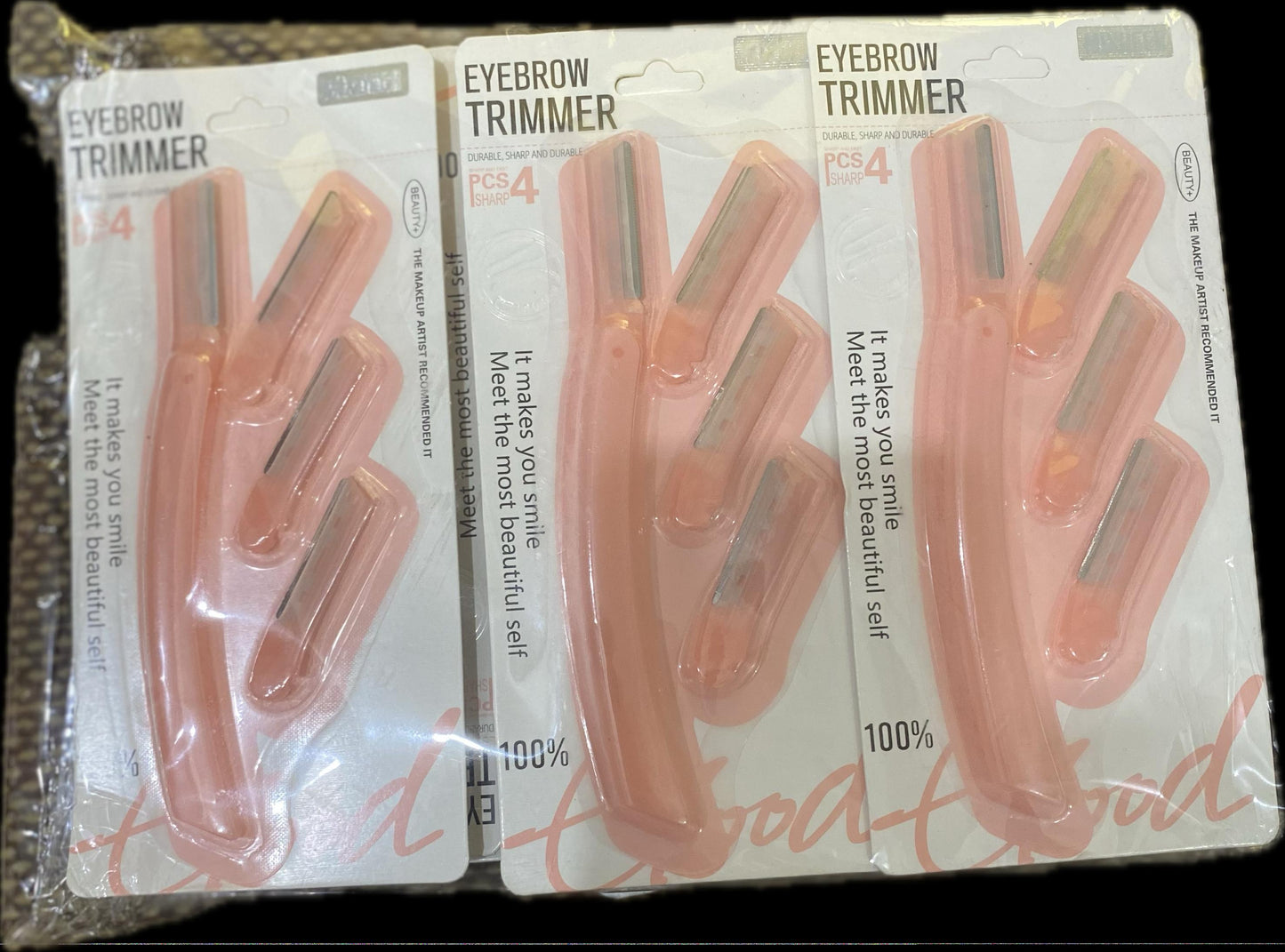 Eyebrow trimmer