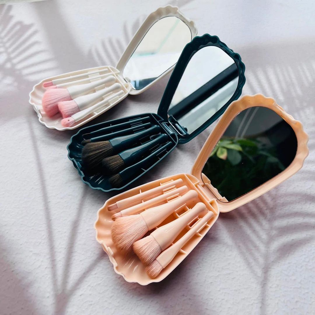 Shell makeup brushes set pocket size